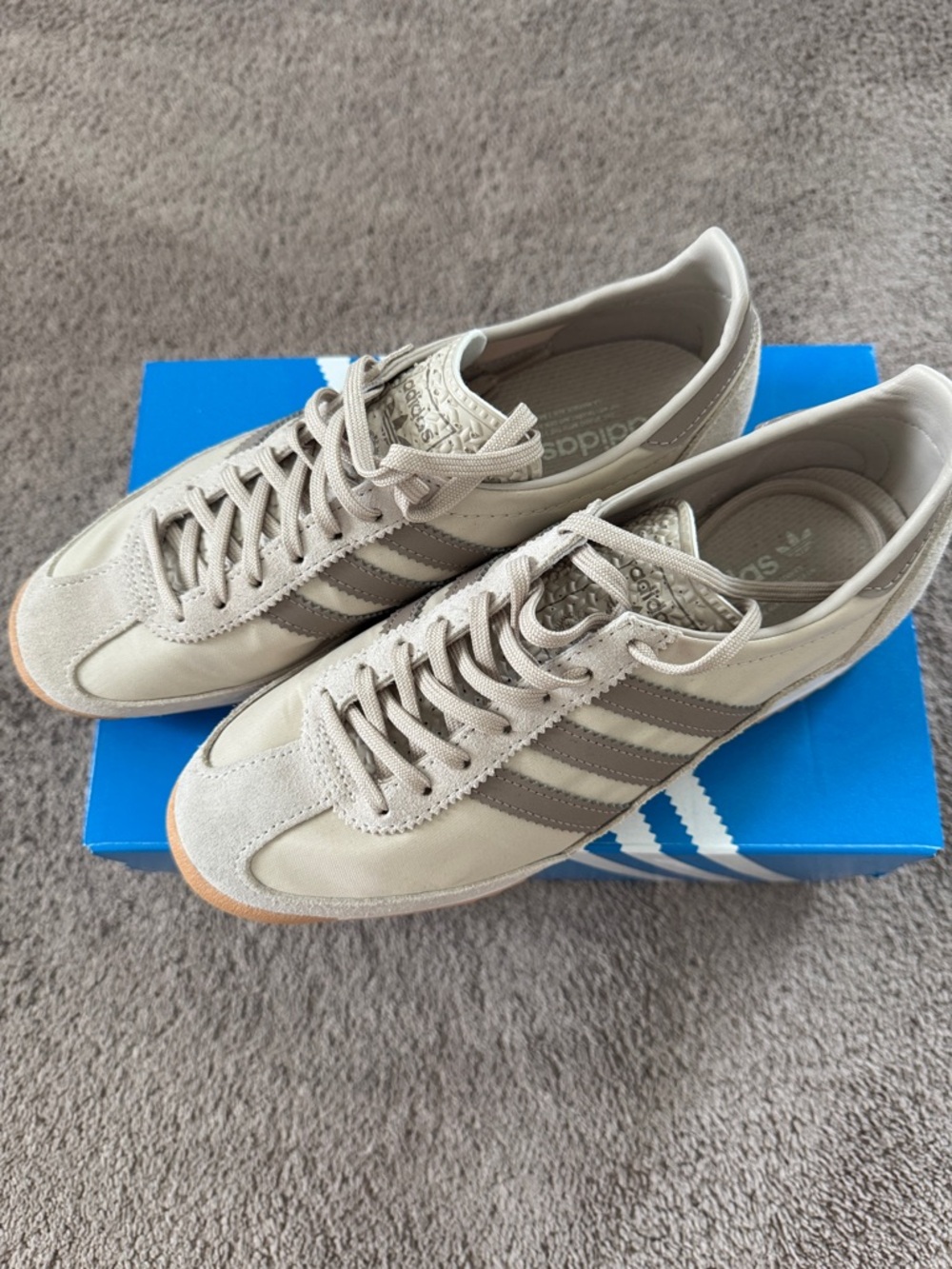 Adidas Sneaker - Picture 2 of 7